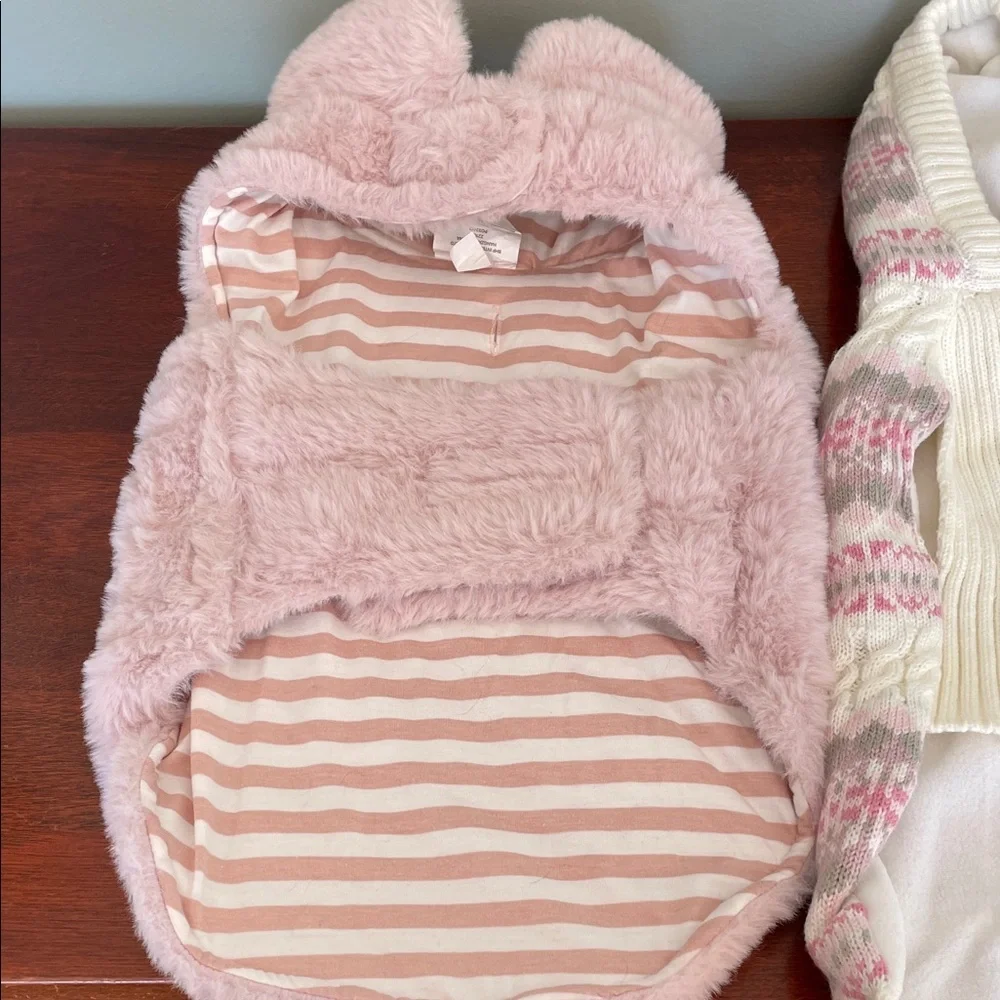 Cozy Pink and White Dog Sweater Set of 2. Size :M